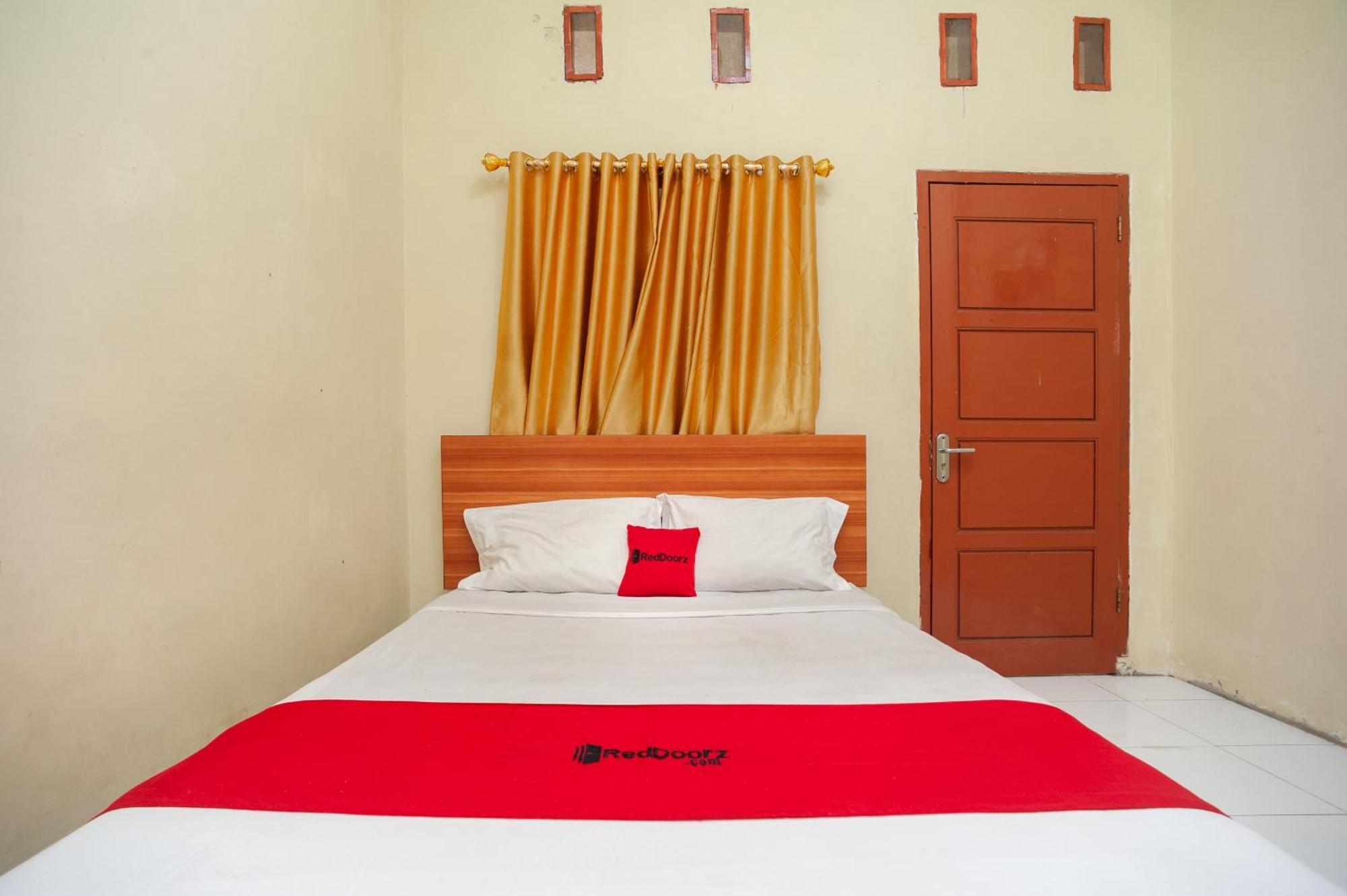 RedDoorz near Universitas Muhammadiyah Pringsewu Margakaya  Bagian luar foto