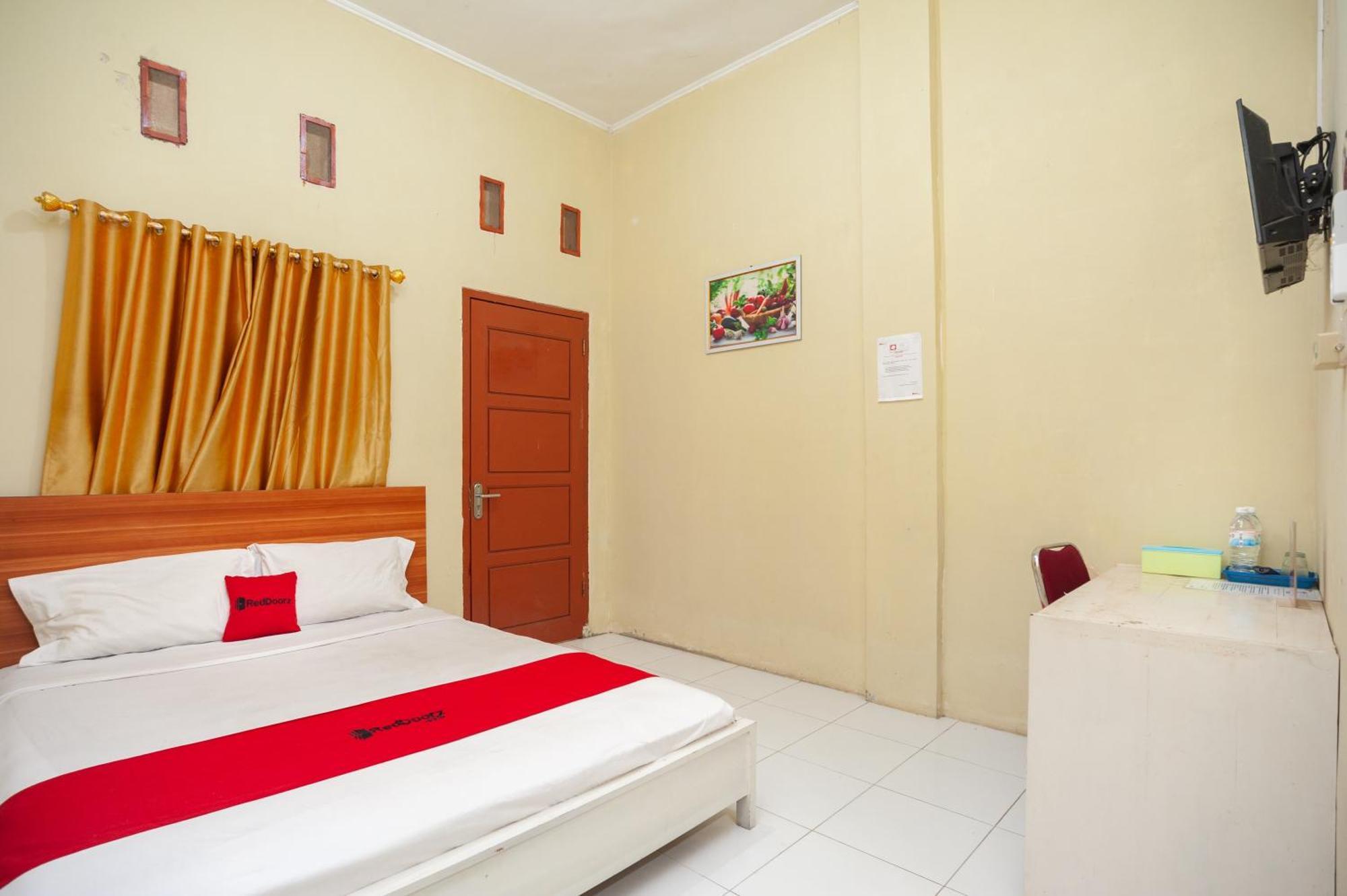 RedDoorz near Universitas Muhammadiyah Pringsewu Margakaya  Bagian luar foto
